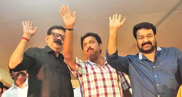 ഗണേഷിന് പിന്തുണയുമായി മോഹന്‍ലാലും പ്രിയദര്‍ശനും പത്തനാപുരത്ത്