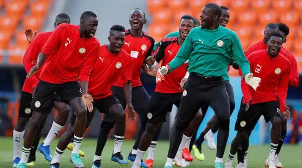 തരംഗമായി സെനഗല്‍ താരങ്ങളുടെ ഗ്രൗണ്ടിലെ ഗ്രൂപ്പ് ഡാന്‍സ്  