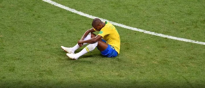 സെല്‍ഫ് ഗോള്‍:  ഫെര്‍ണാണ്ടീഞ്ഞോക്കെതിരെ വംശീയ അധിക്ഷേപവും  