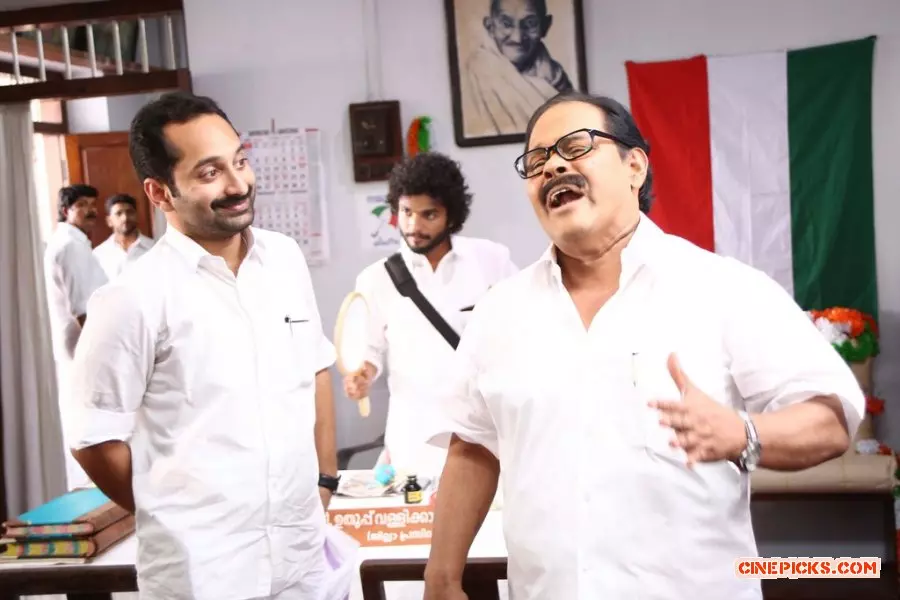 വോട്ട് രേഖപ്പെടുത്തേണ്ടത് പൌരന്റെ അവകാശം: ഫഹദ് ഫാസില് വോട്ട് രേഖപ്പെടുത്തേണ്ടത് പൌരന്റെ അവകാശം: ഫഹദ് ഫാസില്