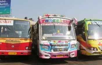 കോഴിക്കോട് ബസ് ജീവനക്കാരുടെ മിന്നല്‍ പണിമുടക്ക്