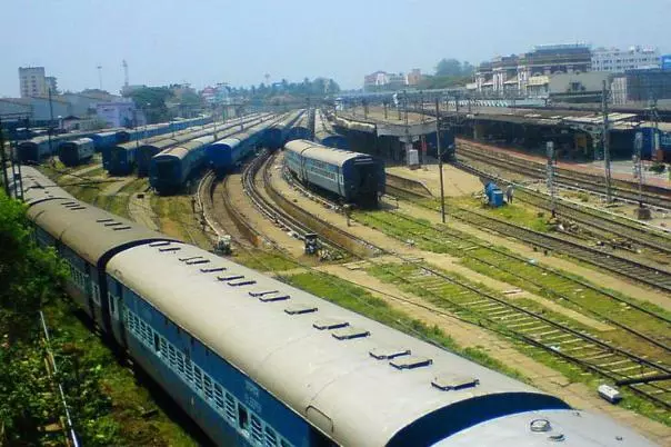 സീസണനുസരിച്ച് റിസര്‍വേഷന്‍ ചാര്‍ജില്‍ മാറ്റം വരുത്താനുള്ള തീരുമാനത്തില്‍ പ്രതിഷേധം