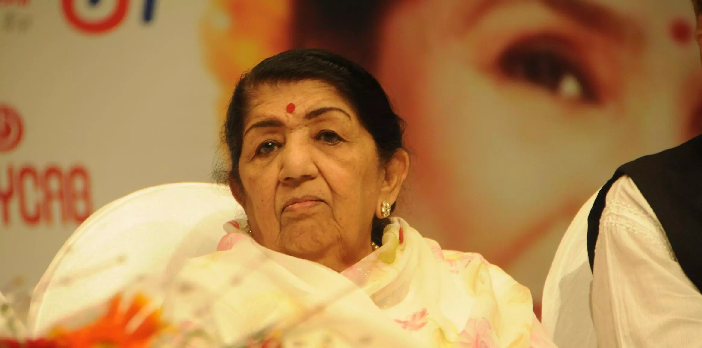 ഉറി ആക്രമണം; പിറന്നാള്‍ ആഘോഷം ഉപേക്ഷിച്ച് ഇന്ത്യയുടെ വാനമ്പാടി