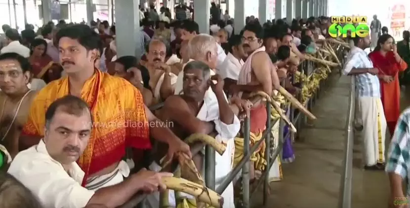 ഗുരുവായൂരപ്പന് കാഴ്ചക്കുല സമര്‍പ്പിക്കാന്‍ ഉത്രാടത്തില്‍ വന്‍ ഭക്തജന പ്രവാഹം