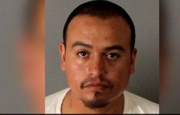 മകളുടെ ഘാതകരെ സോഷ്യല് മീഡിയയില് അക്കൌണ്ട് ഉണ്ടാക്കി കണ്ടെത്തിയ ഒരമ്മ മകളുടെ ഘാതകരെ സോഷ്യല് മീഡിയയില് അക്കൌണ്ട് ഉണ്ടാക്കി കണ്ടെത്തിയ ഒരമ്മ