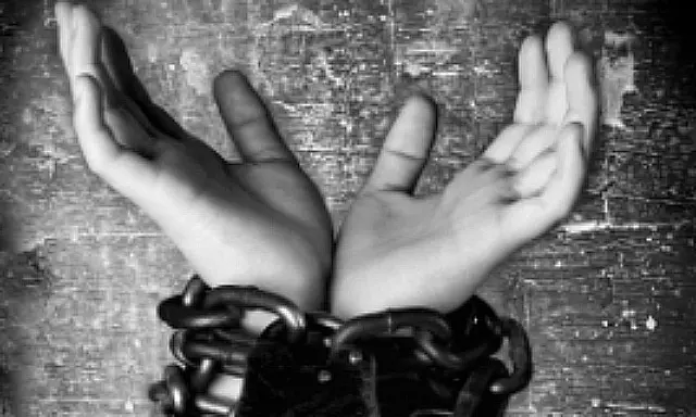 മനുഷ്യക്കടത്തിന്റെ ഇരകളായി ദുബൈയിലെത്തുന്നവരെ സഹായിക്കാന് സ്മാര്ട്ട് ഫോണ് ആപ്ലിക്കേഷന് മനുഷ്യക്കടത്തിന്റെ ഇരകളായി ദുബൈയിലെത്തുന്നവരെ സഹായിക്കാന് സ്മാര്ട്ട് ഫോണ് ആപ്ലിക്കേഷന്