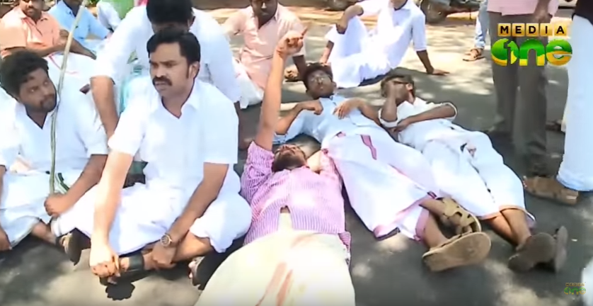 സ്വാശ്രയ വിഷയം: ചര്‍ച്ച പരാജയം, സമരം തുടരുമെന്ന് പ്രതിപക്ഷം