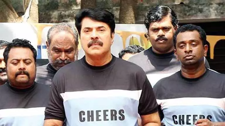 തോപ്പില്‍ ജോപ്പന്റെ റിലീസ് കോടതി തടഞ്ഞു