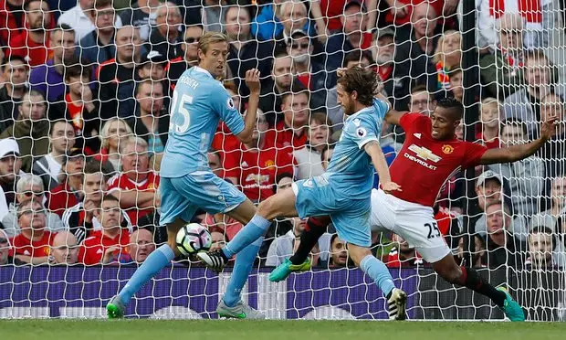 മാഞ്ചസ്റ്റര് യുണൈറ്റഡിന് സമനില മാഞ്ചസ്റ്റര് യുണൈറ്റഡിന് സമനില