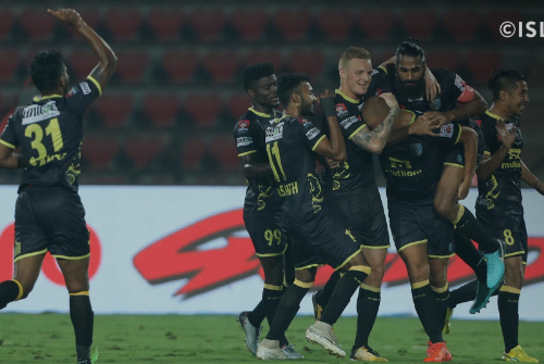 കേരള ബ്ലാസ്റ്റേഴ്സിന് ആവേശം പകരാന്‍ ഗാനവുമായി ആരാധകര്‍