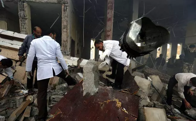 യമനില് സംസ്കാര ചടങ്ങിനിടെ മിസൈലാക്രമണം; 140 പേര് കൊല്ലപ്പെട്ടു യമനില് സംസ്കാര ചടങ്ങിനിടെ മിസൈലാക്രമണം; 140 പേര് കൊല്ലപ്പെട്ടു