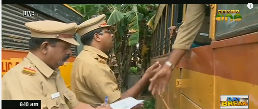 സ്കൂള്‍ വിദ്യാര്‍ത്ഥികളെ കൊണ്ടുപോകുന്നത് സുരക്ഷിതമല്ലാത്ത വാഹനങ്ങളില്‍