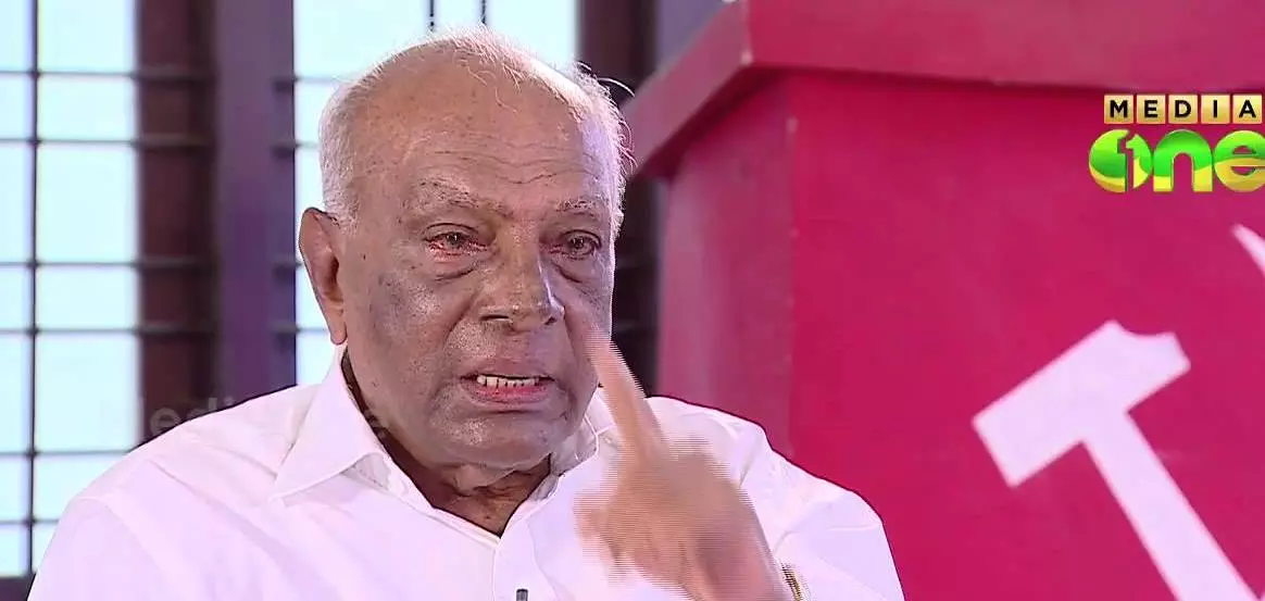 ഉമ്മര്‍കോയ പുരസ്കാരം പാലൊളിക്ക് സമര്‍പ്പിച്ചു