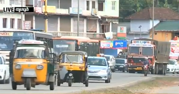 മണ്ണുത്തി ഇടപ്പള്ളി ടോള്‍ പാതയിലെ അനുബന്ധ ജോലികള്‍ പൂര്‍ത്തിയാക്കുന്നില്ലെന്ന് ആരോപണം