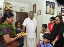 പിണറായി കര്ക്കശക്കാരനല്ല, സൌമ്യനായ ഗൃഹനാഥന് പിണറായി കര്ക്കശക്കാരനല്ല, സൌമ്യനായ ഗൃഹനാഥന്