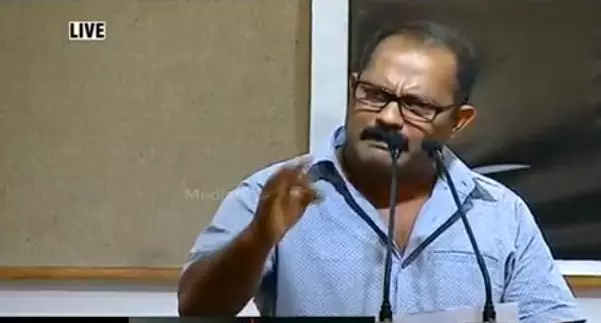 ഒരു മതനേതാവിന്റെയും വോട്ട് തേടാതെയാണ് ജയിച്ചതെന്ന് കെഎം ഷാജി ഒരു മതനേതാവിന്റെയും വോട്ട് തേടാതെയാണ് ജയിച്ചതെന്ന് കെഎം ഷാജി