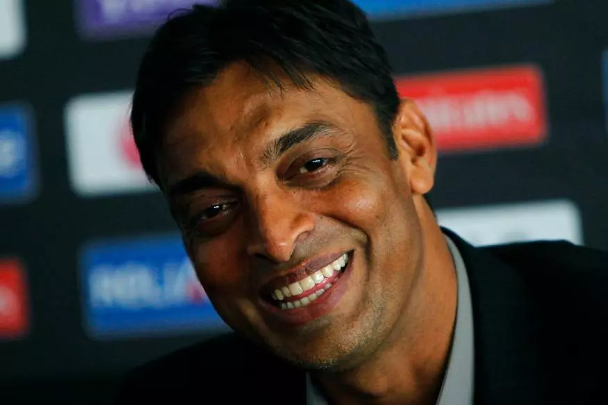 ട്വീറ്റ് അബദ്ധമായി; അക്തറിനെ ട്രോളാന്‍ മത്സരിച്ച് ഇന്ത്യക്കാരും പാകിസ്താനികളും