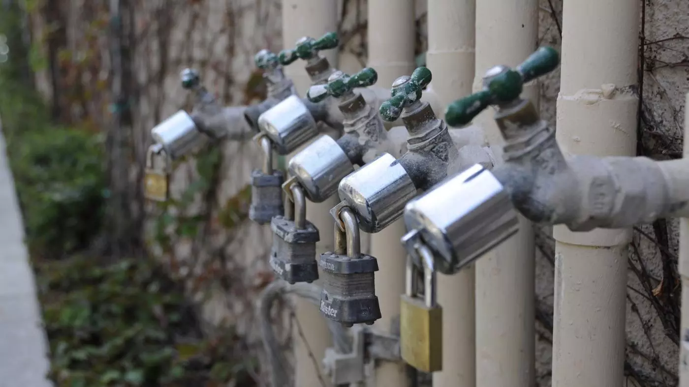 ഇടുക്കിയില് കുടിവെള്ളത്തിനായി ജനങ്ങള് നെട്ടോട്ടമോടുന്നു ഇടുക്കിയില് കുടിവെള്ളത്തിനായി ജനങ്ങള് നെട്ടോട്ടമോടുന്നു