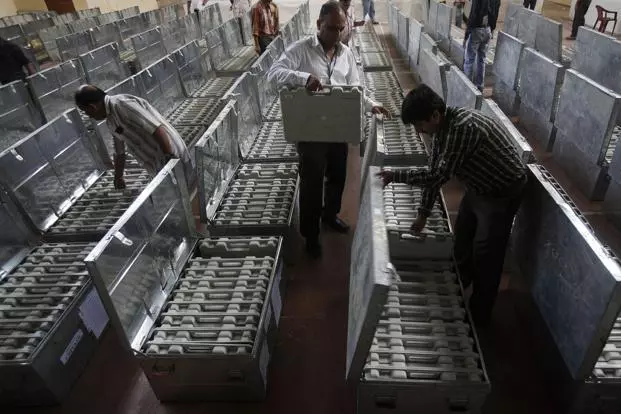 പശ്ചിമബംഗാളില്‍ മമതാ ബാനര്‍ജി, അസമില്‍ ബിജെപി തമിഴ്നാട്ടില്‍ എഐഎഡിഎംകെ