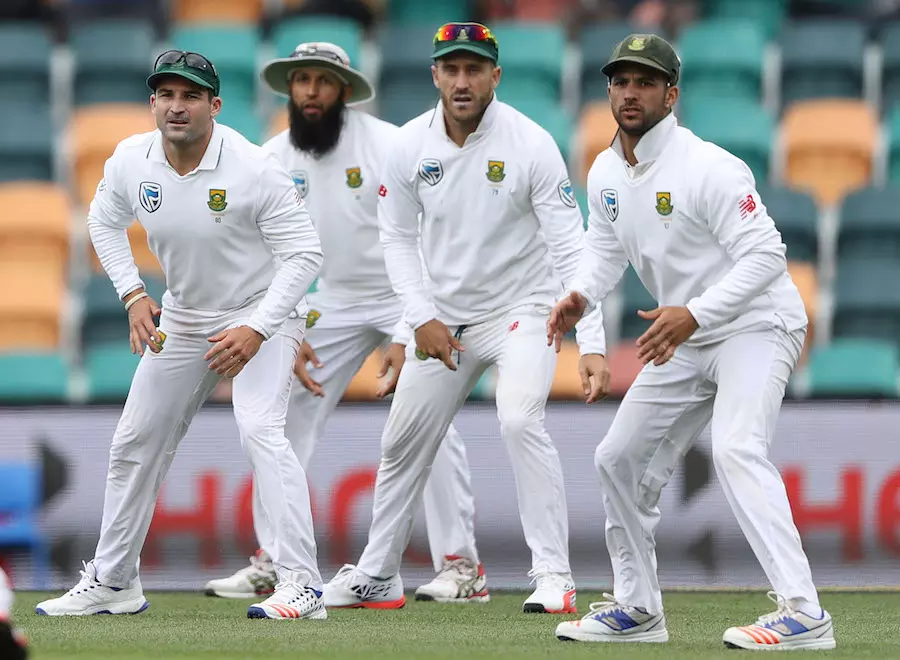 ദക്ഷിണാഫ്രിക്കക്കെതിരെ ആസ്ട്രേലിയ പൊരുതുന്നു ദക്ഷിണാഫ്രിക്കക്കെതിരെ ആസ്ട്രേലിയ പൊരുതുന്നു