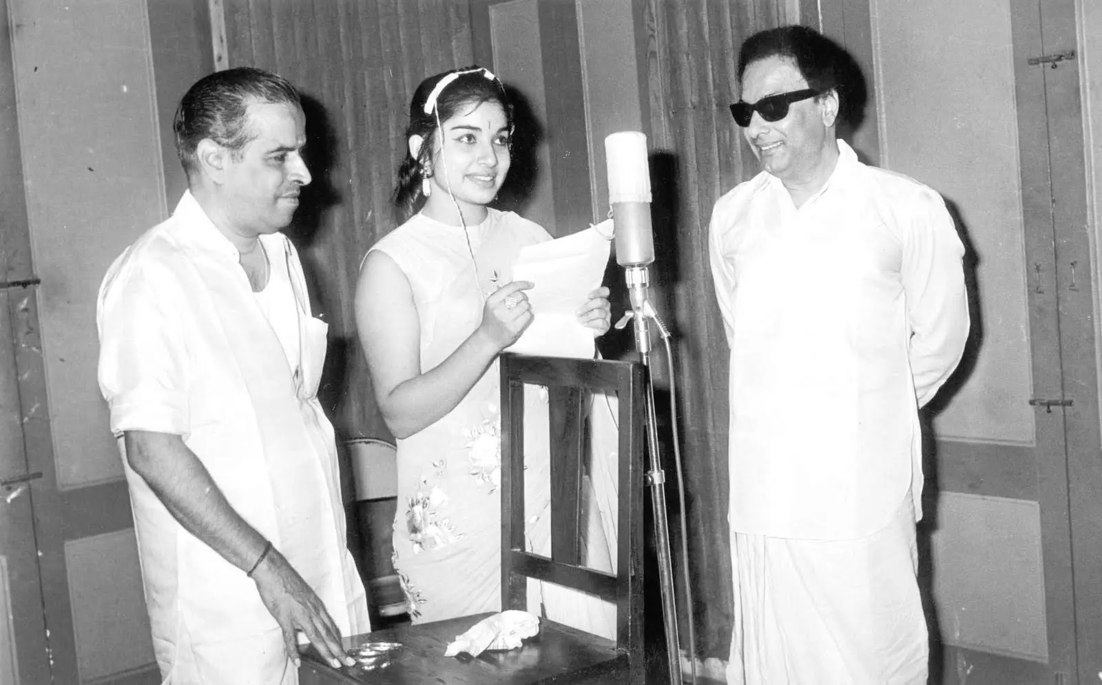 ജയലളിതയെന്ന പിന്നണി ഗായിക പാടിയതൊക്കെയും ഹിറ്റ്