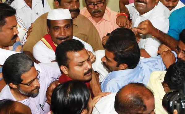 മേയര്‍ വികെ പ്രശാന്തിന്റെ നേതൃത്വത്തില്‍ ബി.ജെ.പി അംഗങ്ങളെ മര്‍ദ്ദിച്ചെന്ന് പൊലീസിന്റെ എഫ്‌ഐആര്‍