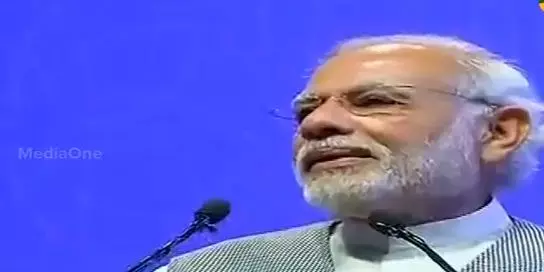 പെട്രോള് വില കൂടി; മോദിയുടെ ഫേസ്ബുക്ക് പേജില് മലയാളികളുടെ പൊങ്കാല പെട്രോള് വില കൂടി; മോദിയുടെ ഫേസ്ബുക്ക് പേജില് മലയാളികളുടെ പൊങ്കാല