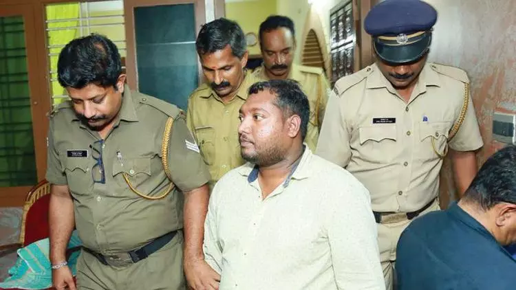 ബാങ്കുകളില്‍ എത്തിയ അസാധുനോട്ടുകളില്‍ കള്ളനോട്ടുകളും