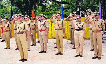 പൊലീസ് തലപ്പത്ത് അഴിച്ചുപണിയുണ്ടാകും പൊലീസ് തലപ്പത്ത് അഴിച്ചുപണിയുണ്ടാകും