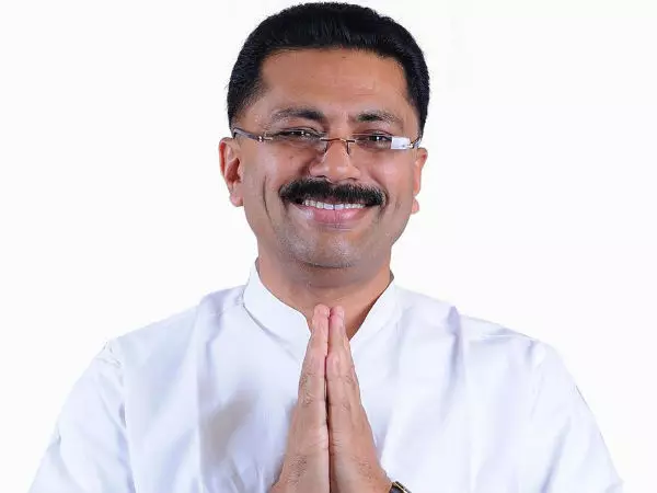 കെടി ജലീലിന്റെ മന്ത്രിസ്ഥാനം രാഷ്ട്രീയഭാവി കഴിഞ്ഞുവെന്ന് വിധിയെഴുതിയവര്ക്കുള്ള മറുപടി കെടി ജലീലിന്റെ മന്ത്രിസ്ഥാനം രാഷ്ട്രീയഭാവി കഴിഞ്ഞുവെന്ന് വിധിയെഴുതിയവര്ക്കുള്ള മറുപടി