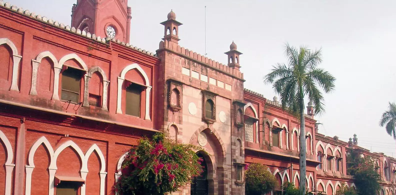 അലിഗഢ് സര്വകലാശാലയുടെ ന്യൂനപക്ഷ പദവി എടുത്തുകളയണമെന്നാവശ്യപ്പെട്ട് കേന്ദ്രത്തിന്റെ സത്യവാങ്മൂലം അലിഗഢ് സര്വകലാശാലയുടെ ന്യൂനപക്ഷ പദവി എടുത്തുകളയണമെന്നാവശ്യപ്പെട്ട് കേന്ദ്രത്തിന്റെ സത്യവാങ്മൂലം