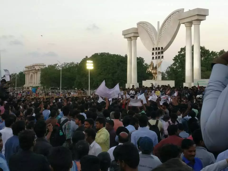 ജെല്ലിക്കെട്ടിനായി പ്രത്യേക ഓര്‍ഡിനന്‍സ് ഉടനുണ്ടായേക്കില്ല