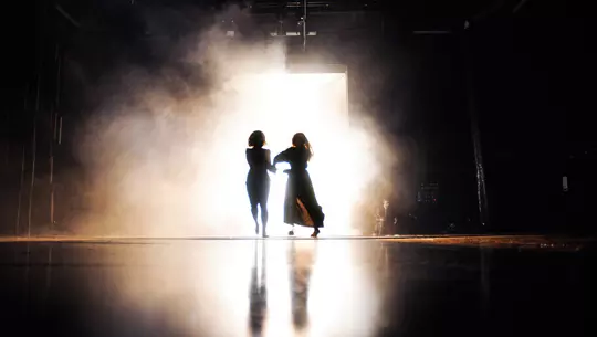 പബ്ലിക് ടോയിലറ്റുകള് സ്വപനം കാണുന്ന ട്രാന്സ്ജെന്ഡറുകളുടെ കഥ പറഞ്ഞ് ശൂ പബ്ലിക് ടോയിലറ്റുകള് സ്വപനം കാണുന്ന ട്രാന്സ്ജെന്ഡറുകളുടെ കഥ പറഞ്ഞ് ശൂ