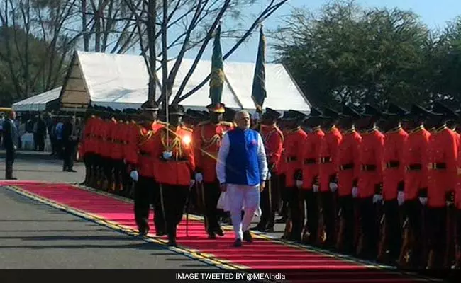 മോദി ടാന്സാനിയയിലെത്തി മോദി ടാന്സാനിയയിലെത്തി