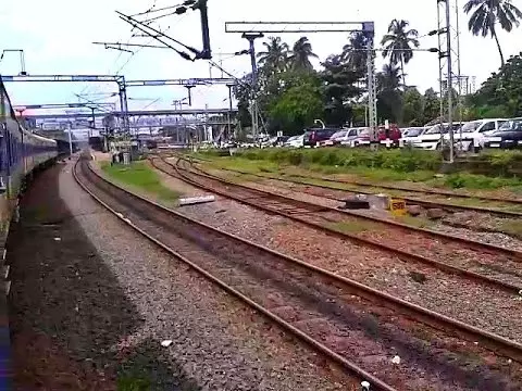 മലാപറമ്പ് സ്കൂള്‍ പൂട്ടില്ലെന്ന് വിദ്യാഭ്യാസമന്ത്രി