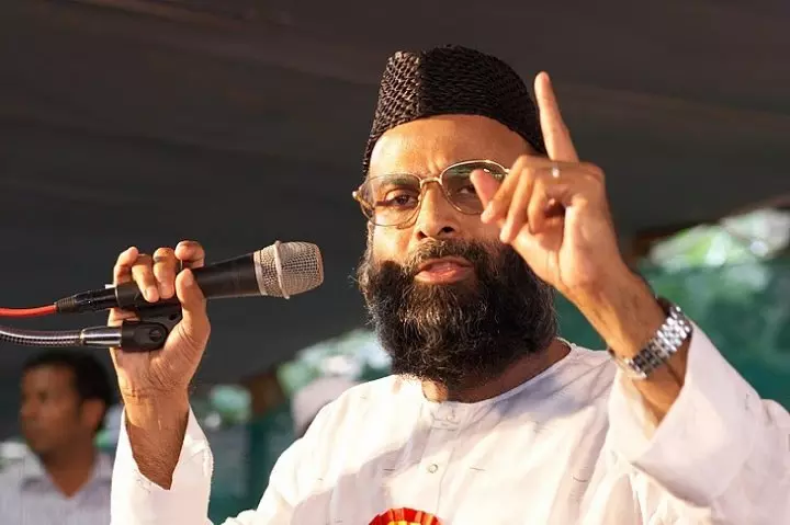 മഅ്ദനി ജന്മനാട്ടില് നിന്ന് മടങ്ങി മഅ്ദനി ജന്മനാട്ടില് നിന്ന് മടങ്ങി