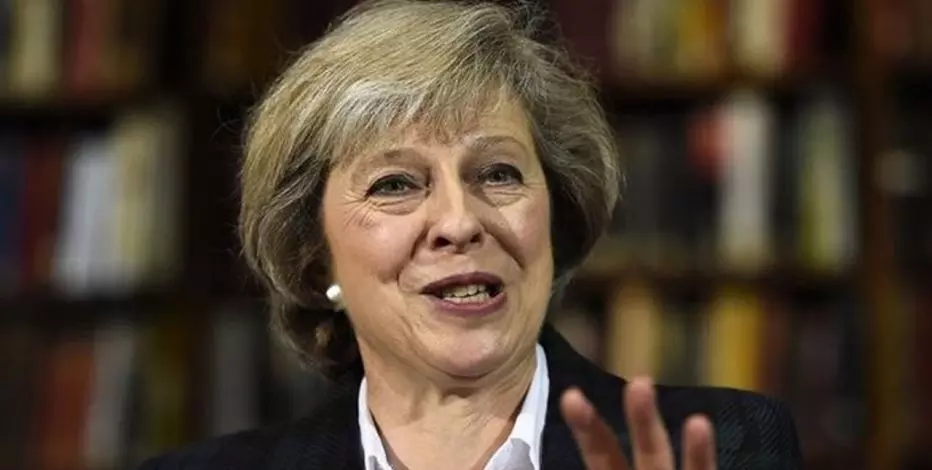 ബ്രിട്ടന്റെ പുതിയ പ്രധാനമന്ത്രിയായി തെരേസ മേ അധികാരമേറ്റു