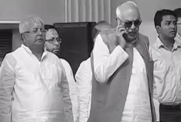 ദേശീയ ഗാനാലാപനത്തിനിടെ ഫോണ്‍വിളി; ഫറൂഖ് അബ്ദുല്ല മാപ്പുപറഞ്ഞു