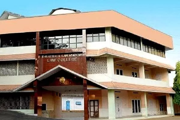 ഒരു മാസത്തിന് ശേഷം ലോ അക്കാദമി തുറന്നു