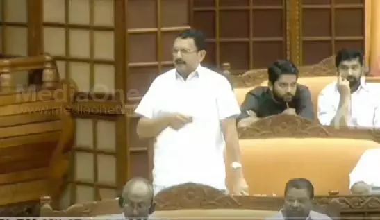 കൃത്രിമമഴ പെയ്യിക്കുമെന്ന് പറയുന്ന മുഖ്യമന്ത്രി പീഡനങ്ങള്ക്കെതിരെ എന്ത് നടപടിയെടുത്തെന്ന് മുരളീധരന് കൃത്രിമമഴ പെയ്യിക്കുമെന്ന് പറയുന്ന മുഖ്യമന്ത്രി പീഡനങ്ങള്ക്കെതിരെ എന്ത് നടപടിയെടുത്തെന്ന് മുരളീധരന്