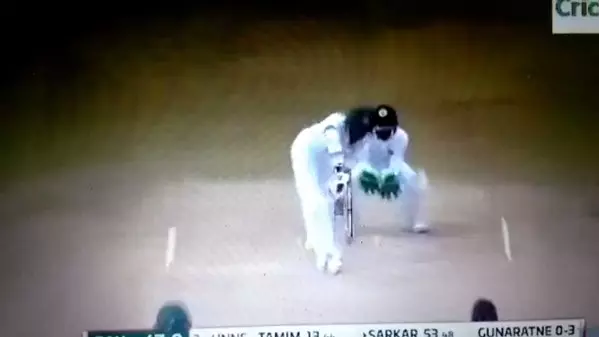 ക്ലീന്‍ ബൌള്‍ഡിന് പുനഃപരിശോധന അഭ്യര്‍ഥിച്ച് ബംഗ്ലാ താരം