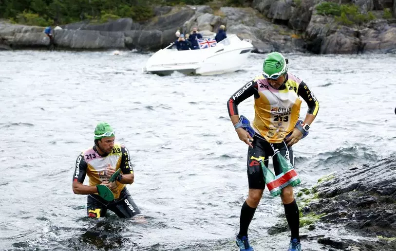 കയറുകൊണ്ട് ബന്ധിച്ച് 39 കിമീ ഓട്ടം അഞ്ച് കിലോമീറ്റര് നീന്തല്: കായികതാരങ്ങള്ക്ക് വെല്ലുവിളിയായ സ്വിം റണ്ണിന് തുടക്കം കയറുകൊണ്ട് ബന്ധിച്ച് 39 കിമീ ഓട്ടം അഞ്ച് കിലോമീറ്റര് നീന്തല്: കായികതാരങ്ങള്ക്ക് വെല്ലുവിളിയായ സ്വിം റണ്ണിന് തുടക്കം