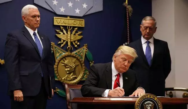 പിടിവിടാതെ കോടതി; ട്രംപിന്റെ പുതിയ ഉത്തരവിനും വിലക്ക്