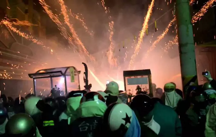 ആഘോഷ വേളകളില്‍ പടക്കവും കരിമരുന്നും ഉപയോഗിക്കുന്നതിനെതിരെ ദുബൈ പൊലീസിന്റെ ബോധവല്‍ക്കരണ പരിപാടി