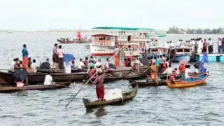 മത്സ്യത്തൊഴിലാളിയെ കാണാതായെന്ന് വാര്‍ത്ത; നെഞ്ചിടിപ്പോടെ തീരദേശവാസികള്‍