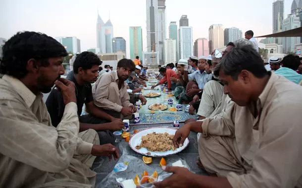 ബഹ്‍റൈന്‍ യൂത്ത് ഇന്ത്യയുടെ സമൂഹനോമ്പ് തുറകള്‍ തൊഴിലാളികള്‍ക്ക് ആശ്വാസമാകുന്നു