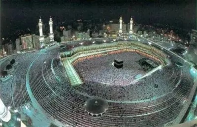 പ്രാര്ഥനാമുഖരിതമായി മക്കയും മദീനയും പ്രാര്ഥനാമുഖരിതമായി മക്കയും മദീനയും