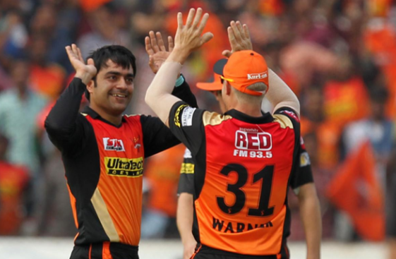 പന്ത് കൊണ്ട് റാഷിദ് ഖാന്‍, ബാറ്റ് കൊണ്ട് വാര്‍ണര്‍: ഹൈദരാബാദിന് തകര്‍പ്പന്‍ ജയം  