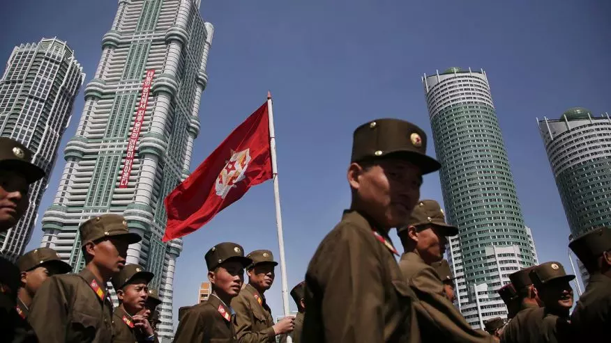 നോര്ത്ത് കൊറിയ വീണ്ടും മിസൈല് പരീക്ഷണം നടത്തി നോര്ത്ത് കൊറിയ വീണ്ടും മിസൈല് പരീക്ഷണം നടത്തി