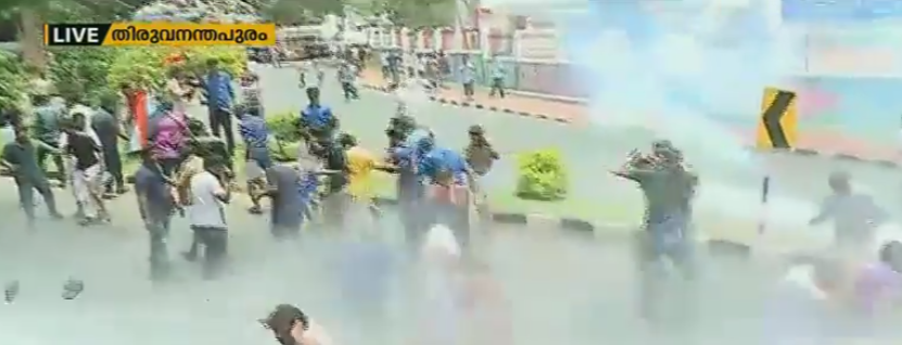 യൂത്ത് കോണ്‍ഗ്രസ് - കെഎസ് യു മാര്‍ച്ചില്‍ സംഘര്‍ഷം